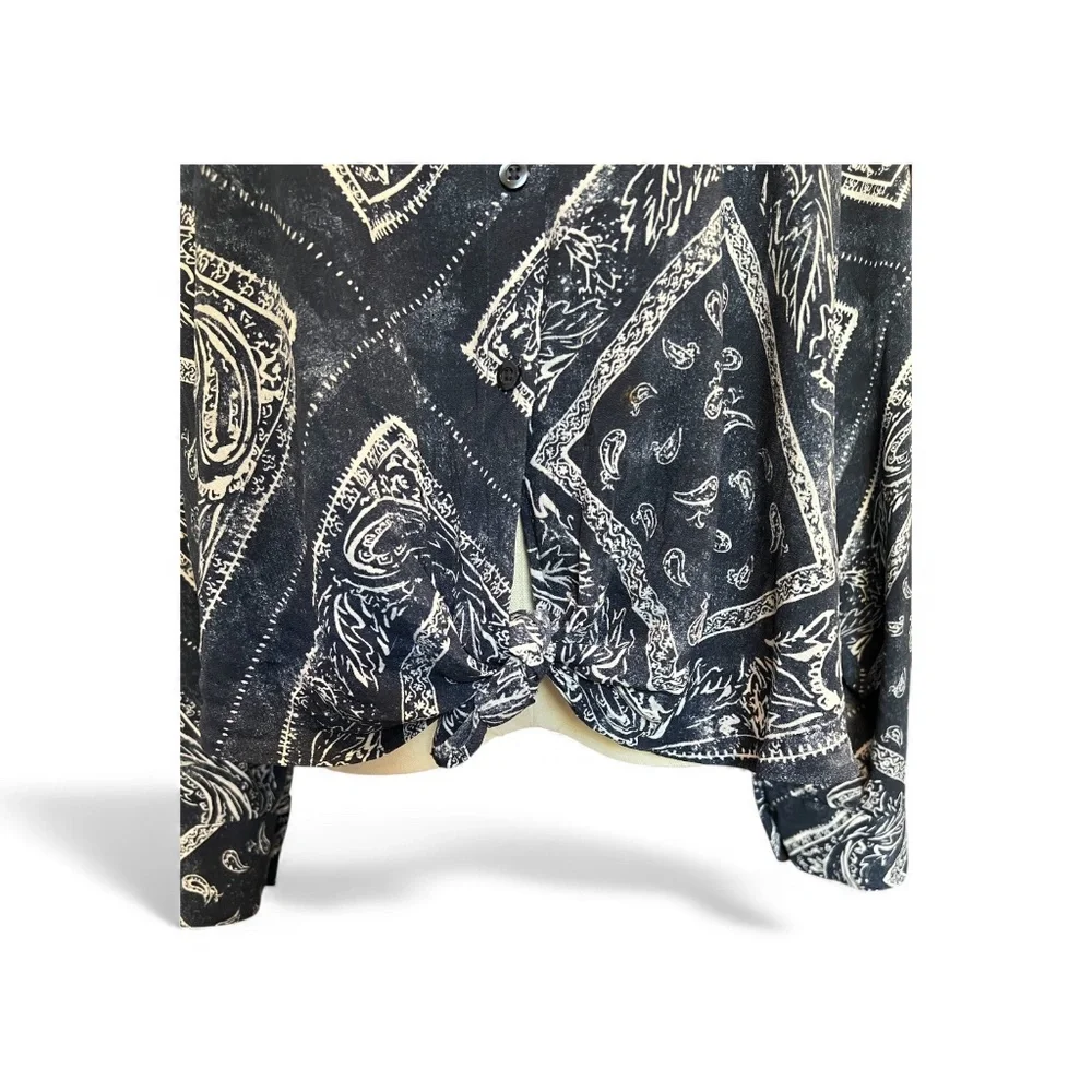 EUC Simply Vera Vera Wang Navy Bandana Roll-Tab Shirt – XL - Picture 3 of 11